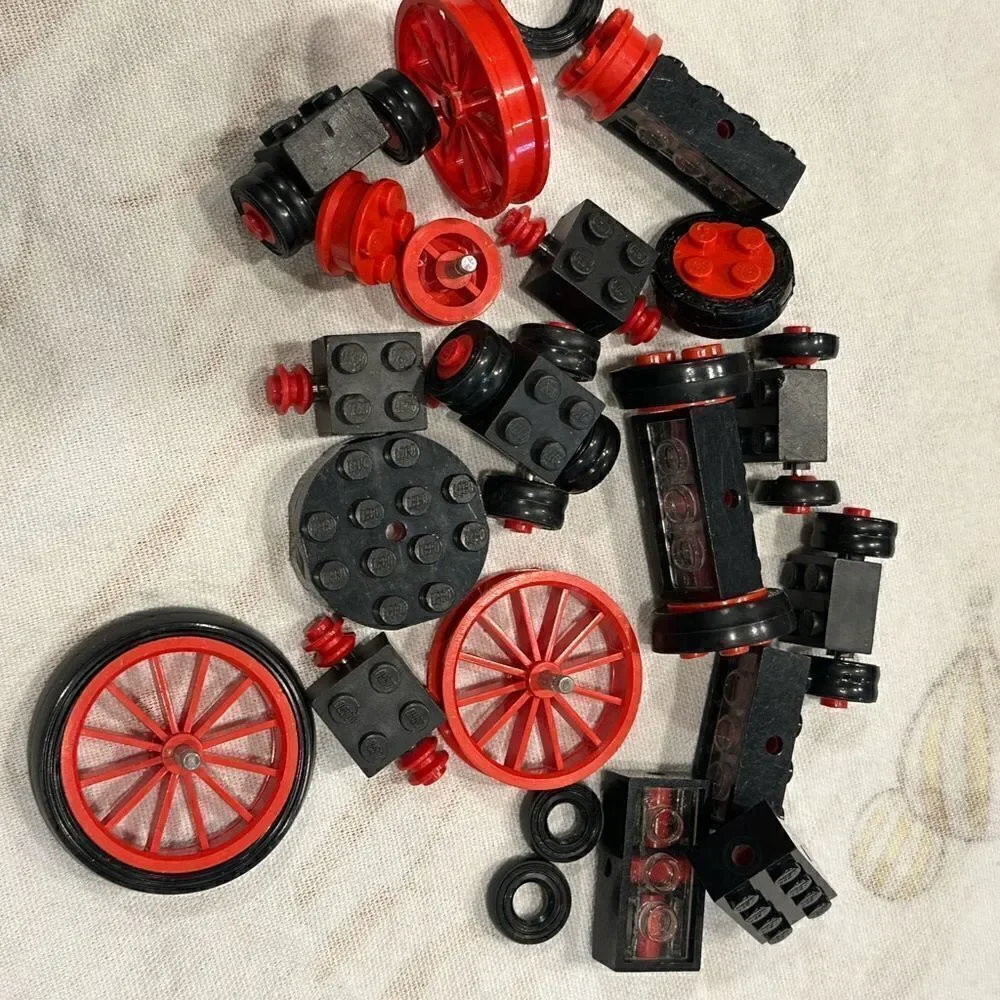 Lego Vintage 1970’s & 80’s  lot, rare pieces,lots of pieces